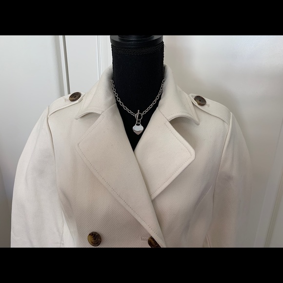 Beautiful White Jacket - Picture 4 of 10
